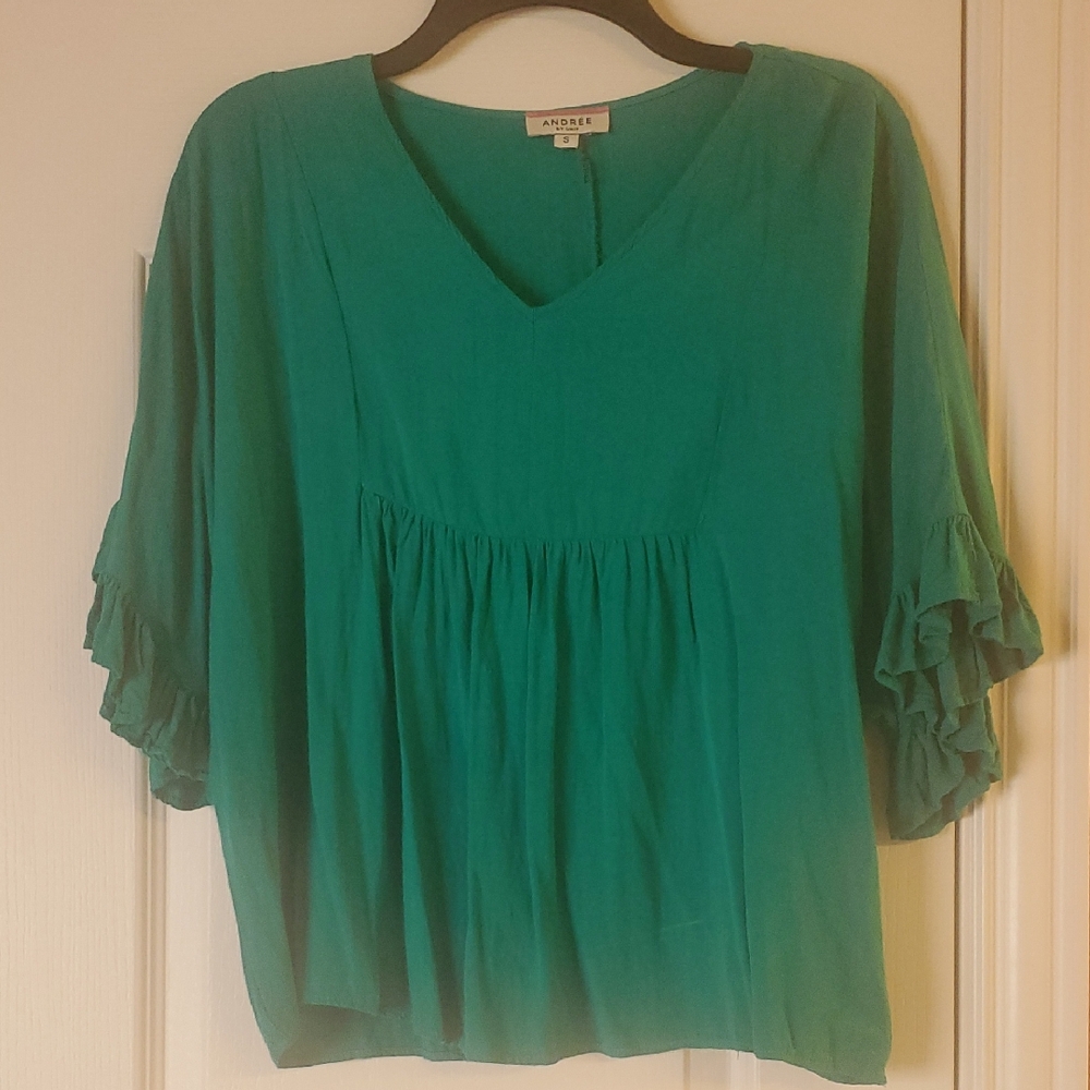 Andree By Unit Green Blouse with Ruffled Sleeves Size Small